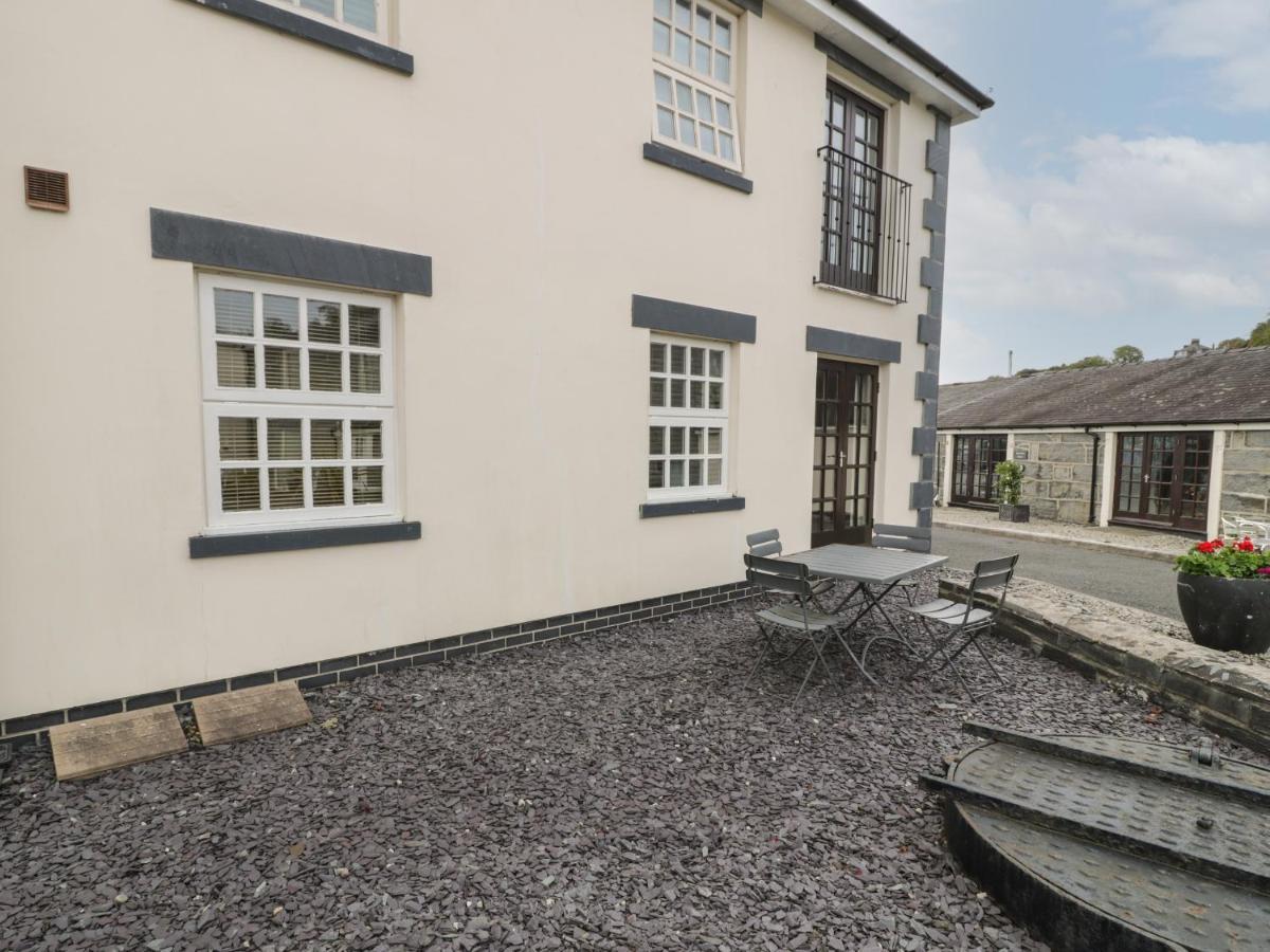 Whistle Stop Apartment Porthmadog Exterior photo