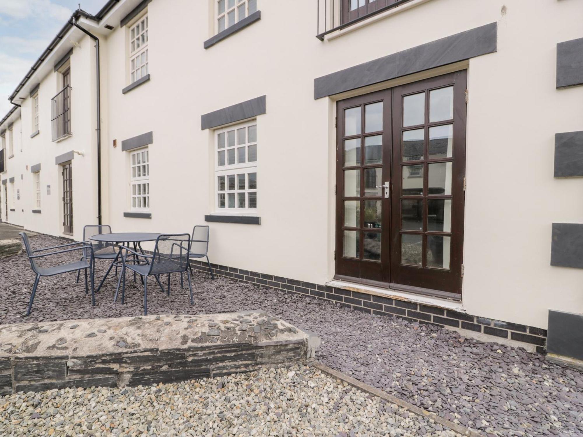 Whistle Stop Apartment Porthmadog Exterior photo